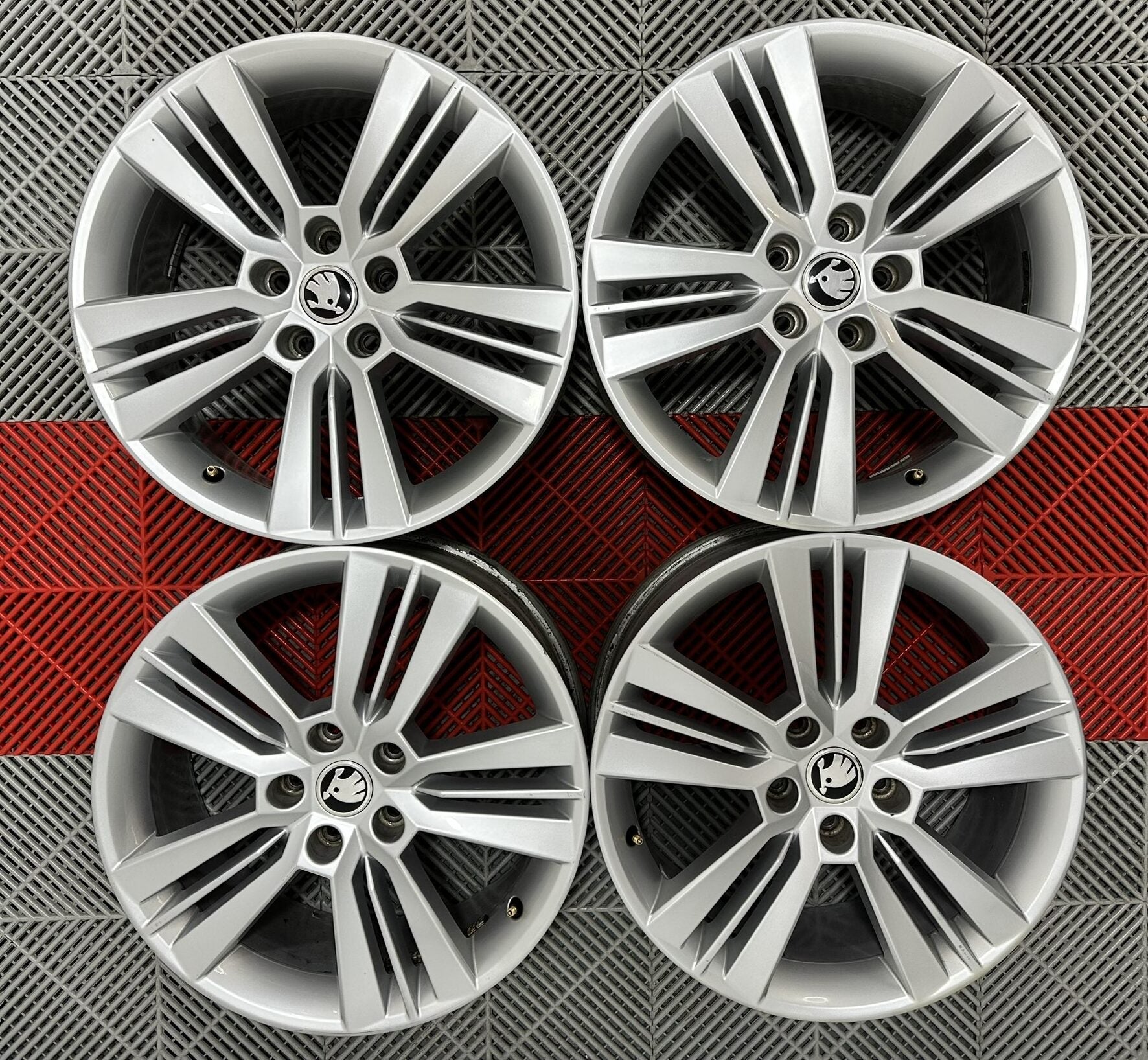 Jante Skoda Octavia R18 "Pictoris"