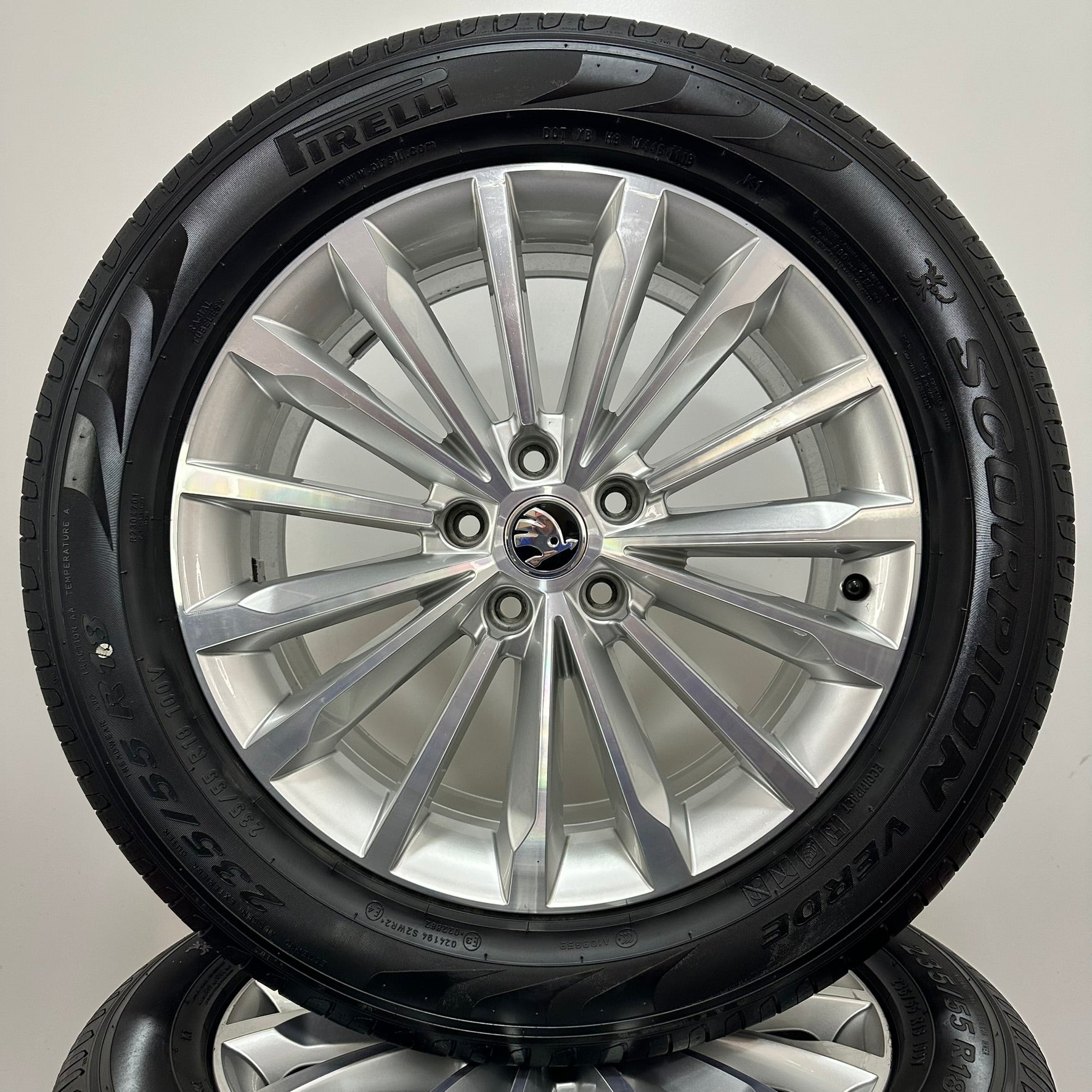 ☀️Jante Skoda Kodiaq R18 "Trinity" anv vara 235 55 18