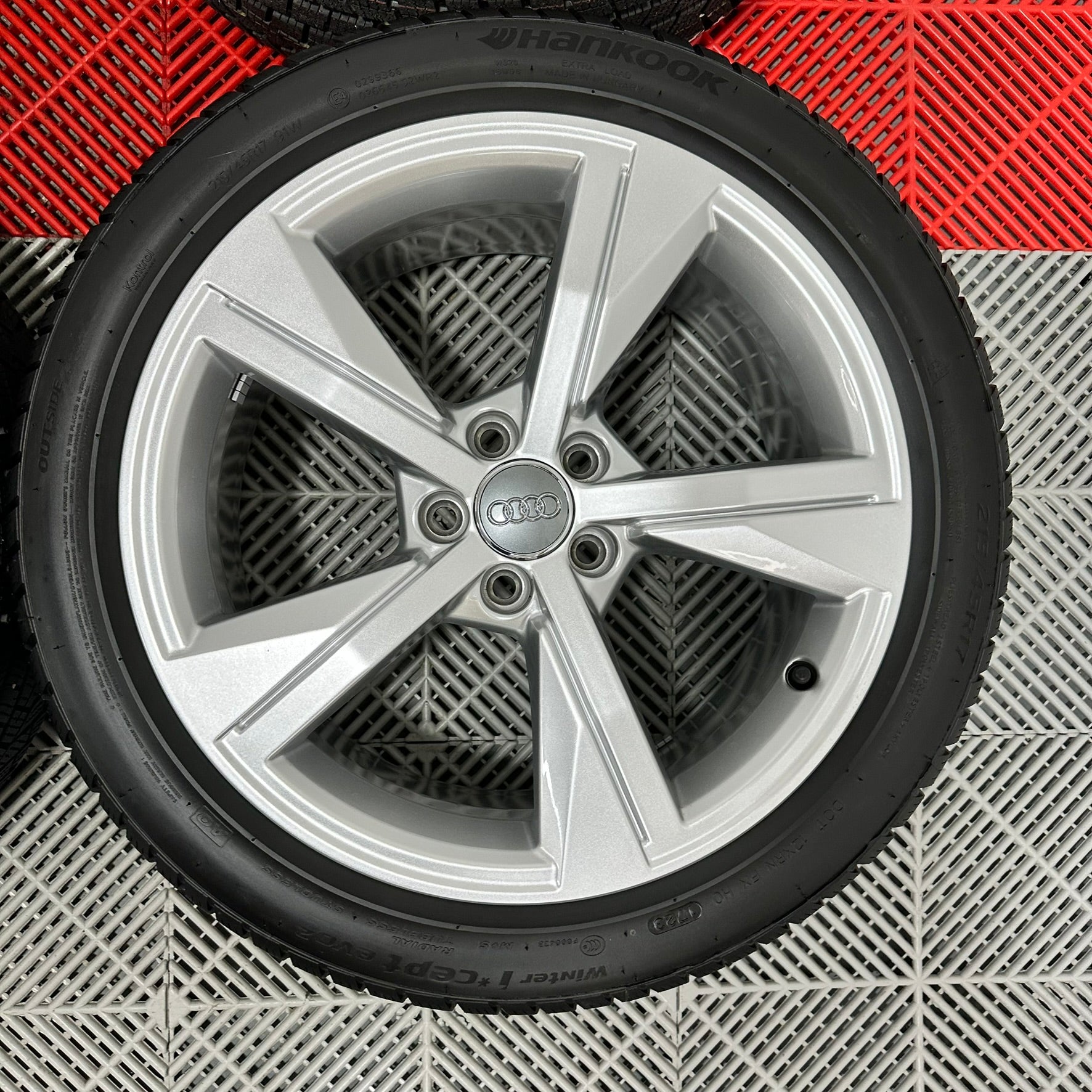 ❄️Jante Audi A1 R17 anv iarna 215 45 17
