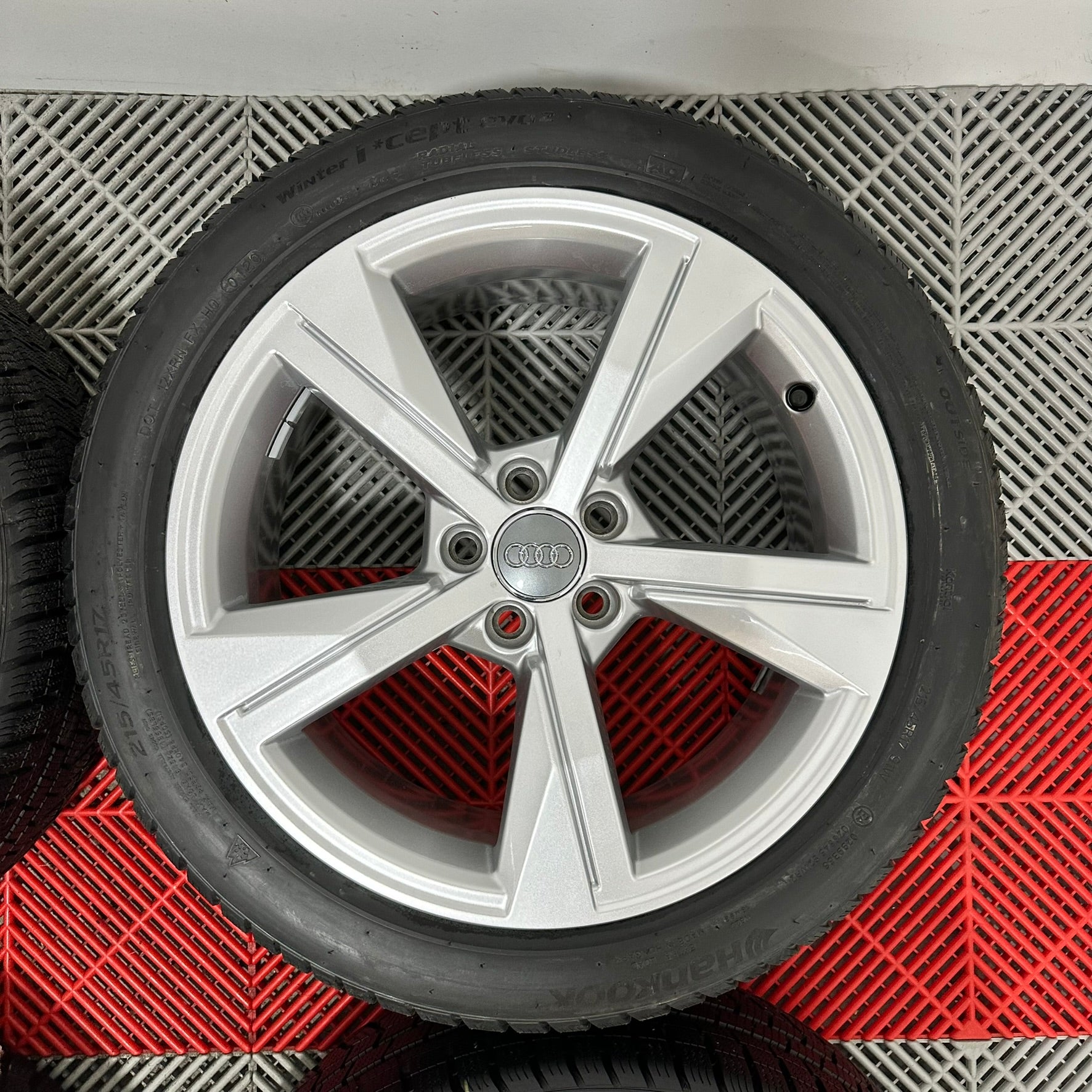 ❄️Jante Audi A1 R17 anv iarna 215 45 17