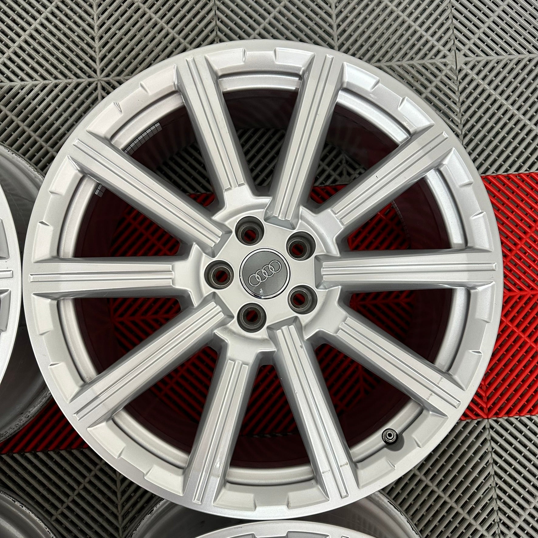 Jante Audi Q7 4M R20