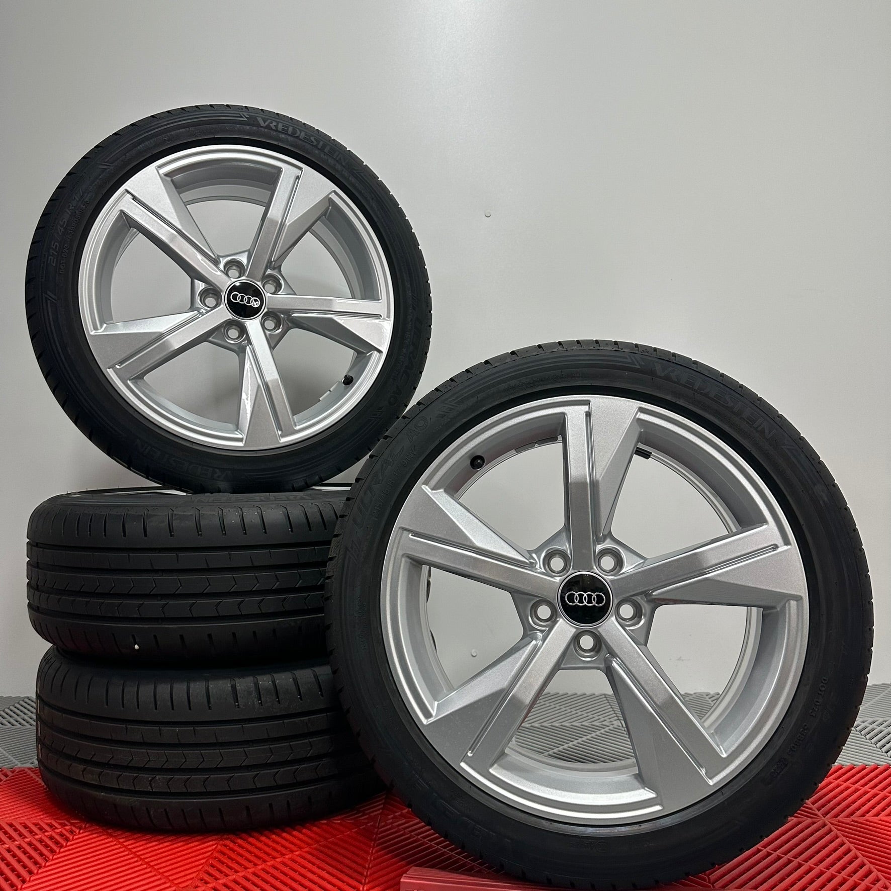 ☀️Jante Audi A1 GB R17 anv 215 45 17