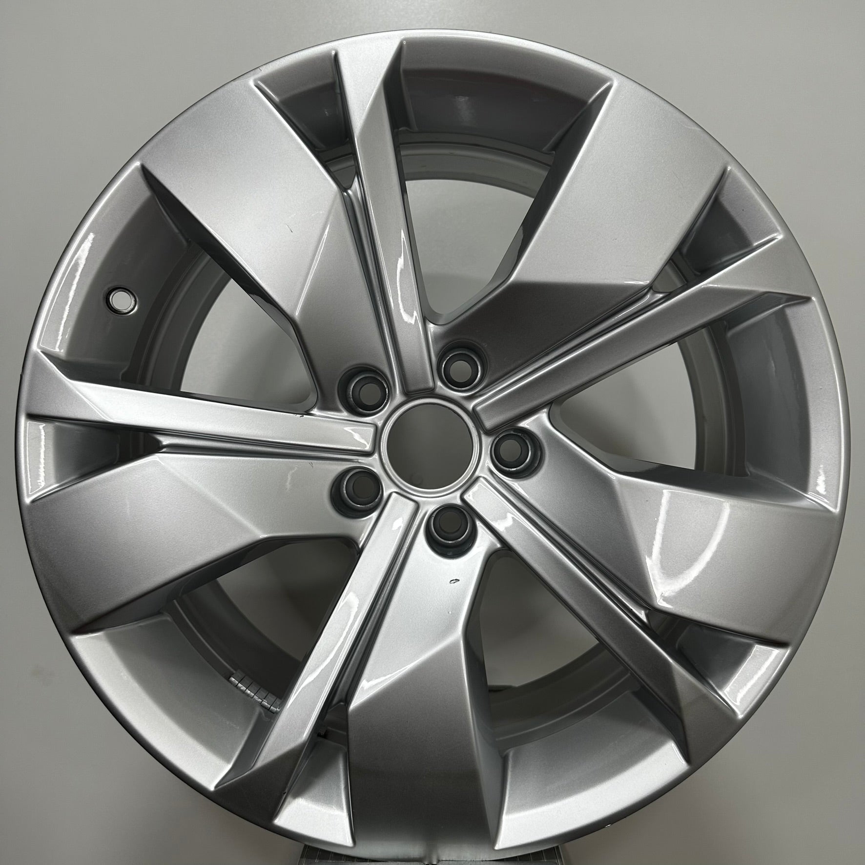 Janta VW Touareg R18 8jx18 ET 25