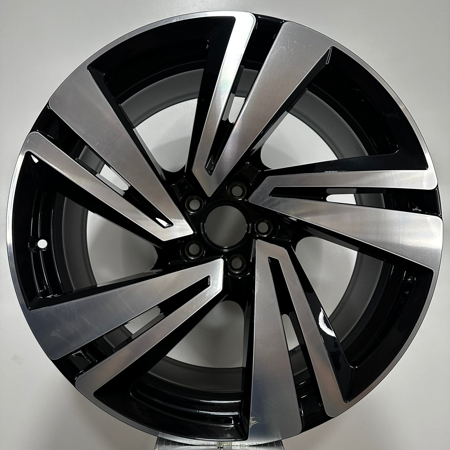 Janta VW Touareg III R20 9Jx20 ET33 "Nevada"