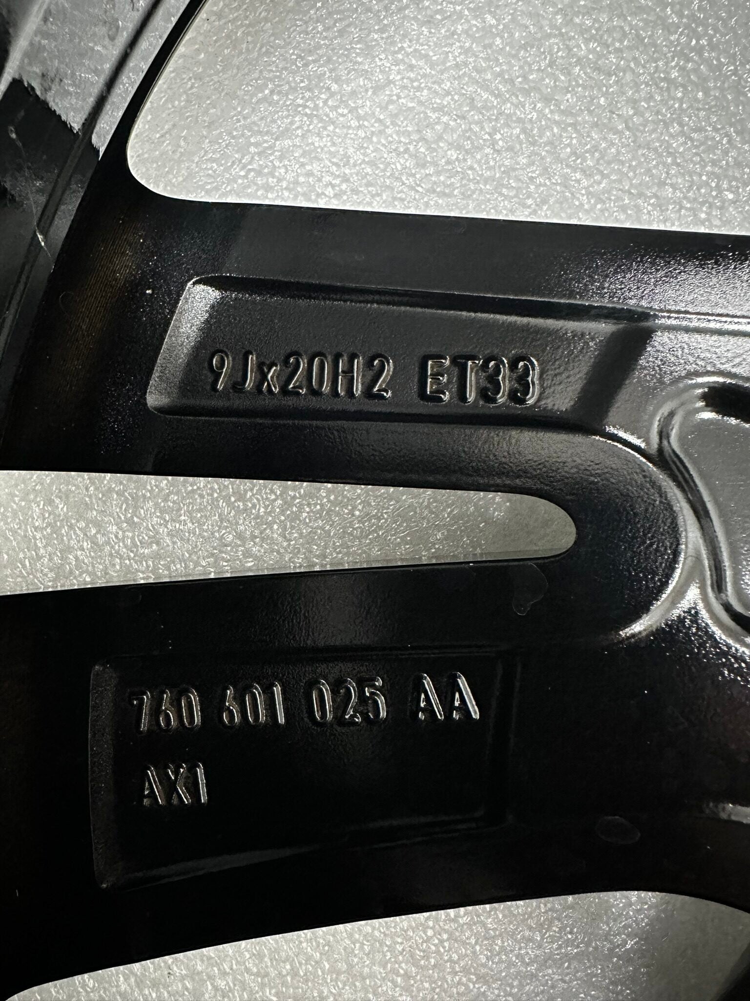 Janta VW Touareg III R20 9Jx20 ET33 "Nevada"